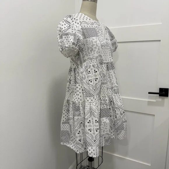 Disney Women's White Black Paisley Patchwork Tiered Mini Dress Size EUR 36/6 - Picture 2 of 9